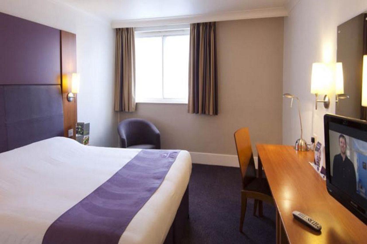 Premier Inn Stoke-On-Trent Eksteriør billede