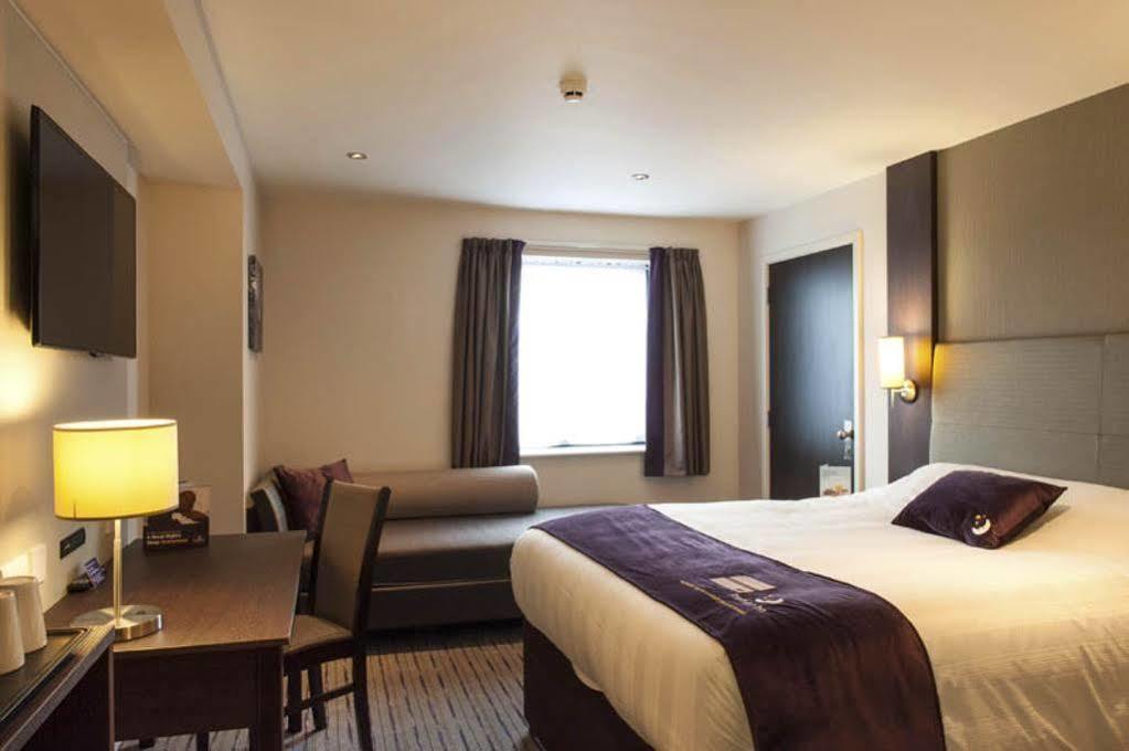 Premier Inn Stoke-On-Trent Eksteriør billede