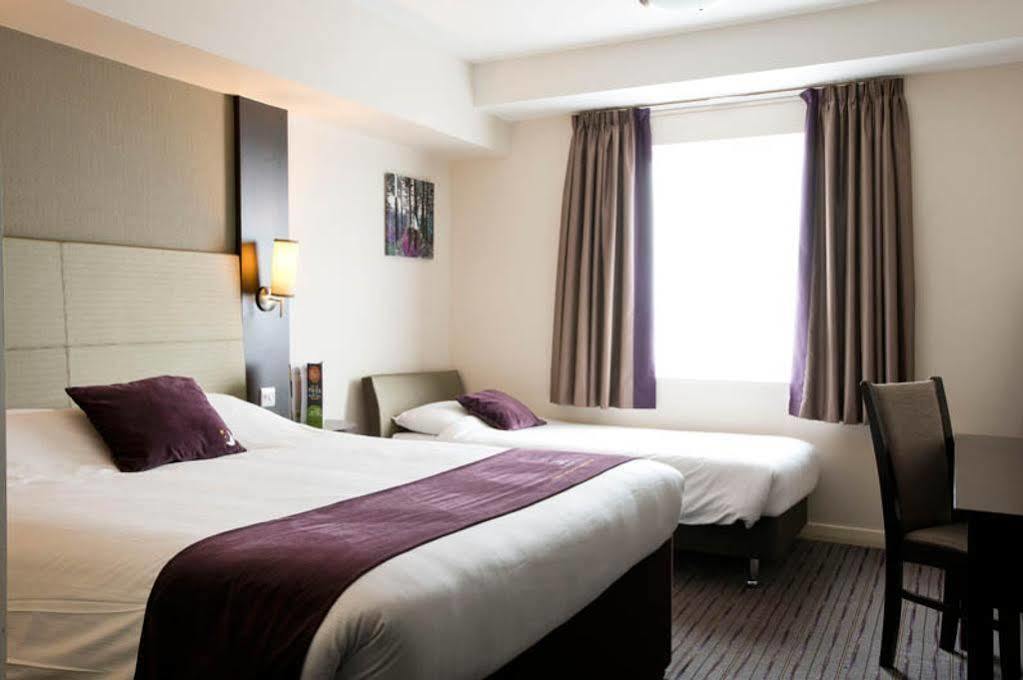 Premier Inn Stoke-On-Trent Eksteriør billede